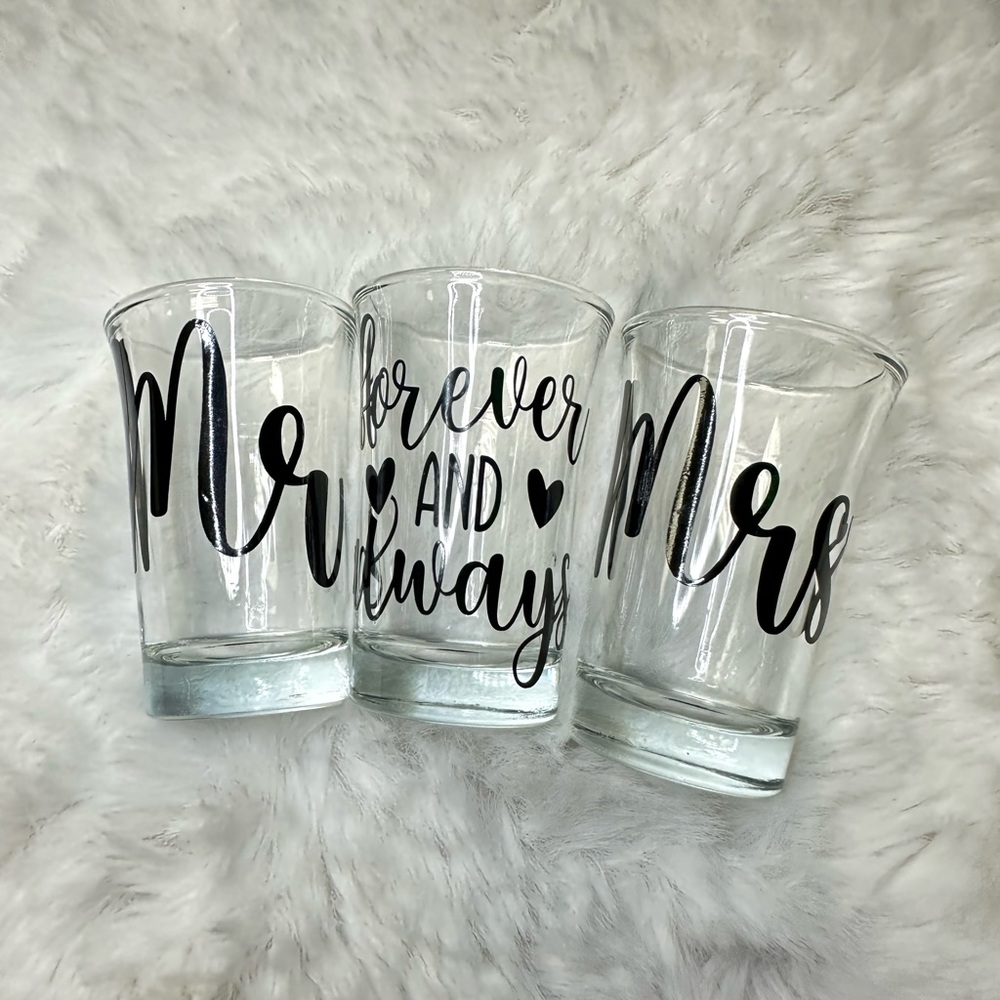 Mr and Mrs Shot Glass Set